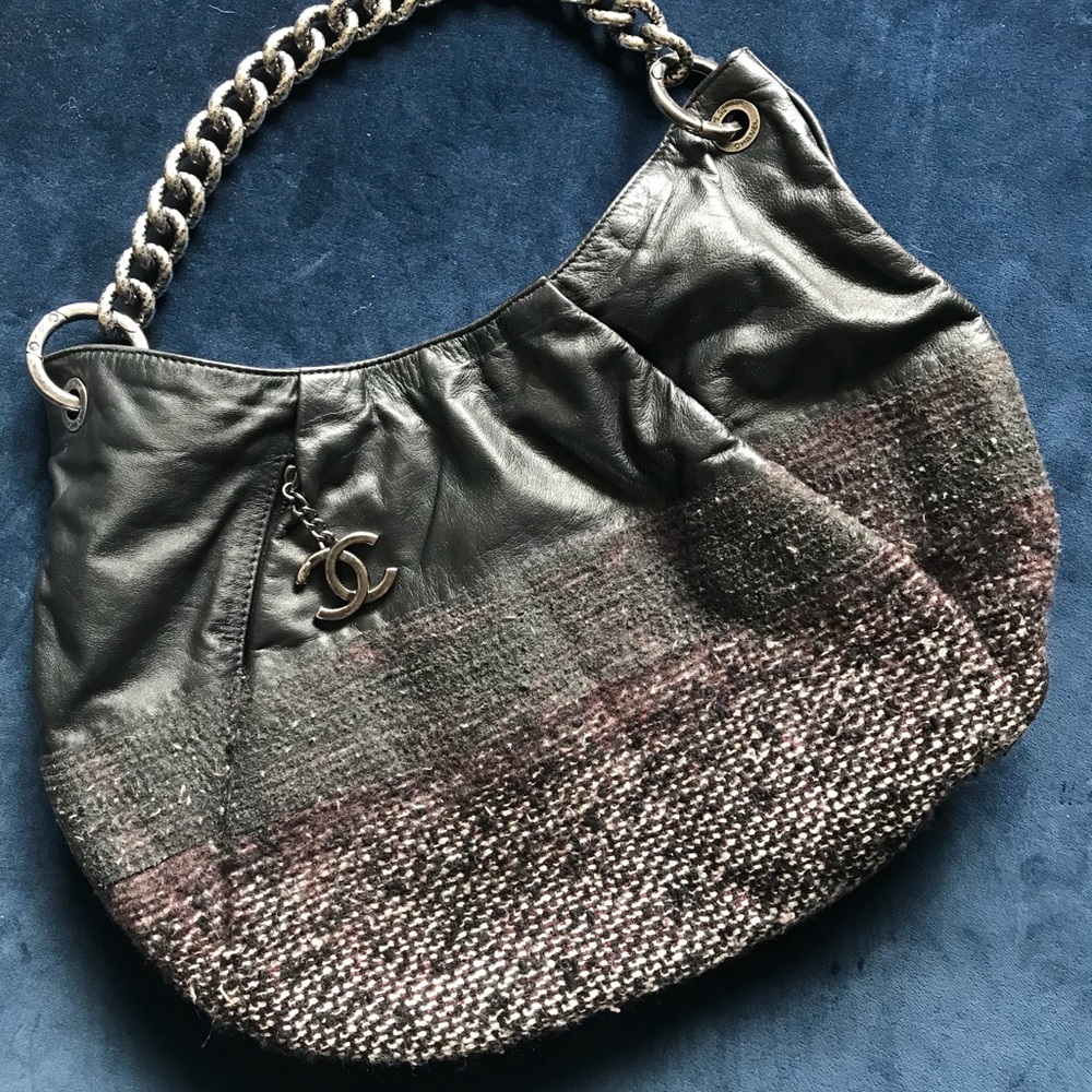 CHANEL large bag with black leather & purple knit